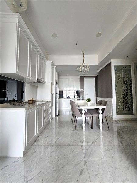 Taman Anggrek Residence Unit 3BR Besar & Elegan – Modern Classic Luxury, Langkah ke Mall Taman Anggrek   4 4