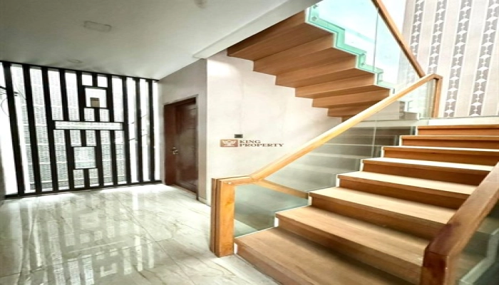 Jakarta Barat Dijual Cepat Rumah Mewah 3 Lantai di Kembangan Puri Mansion Buckingham 8 4