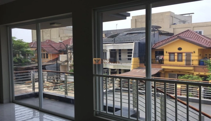 Jakarta Barat Langka! Rumah Hook Bangunan Baru di Taman Surya 14x18m2 Siap Pakai 4 4