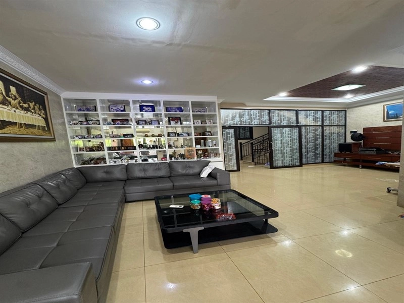 Jakarta Barat Rumah 2,5 Lantai Design Modern Classic Greenville Kebon Jeruk – Dekat Central Park, Mall Taman Anggrek & Tol Kebon Jeruk 4 4_