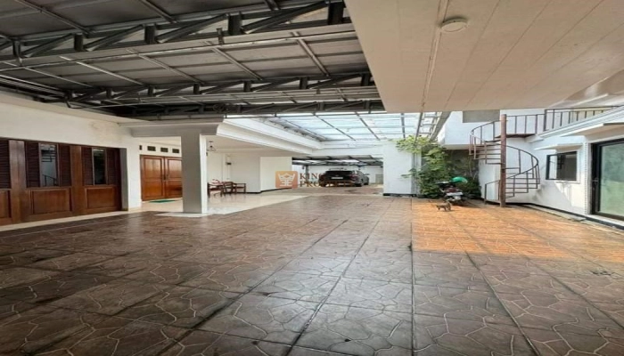 Jakarta Selatan Luxury Living! Rumah 535m² di Kemang Timur – Interior Klasik SHM 6 5