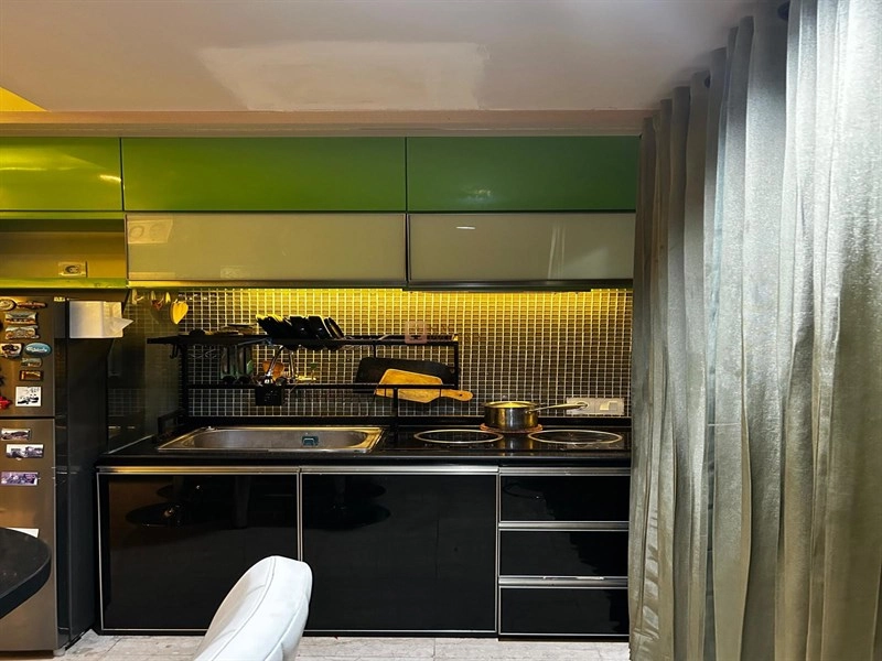 Royal Mediterania Royal Mediterania 2BR – Industrial Loft + Moody Lighting, Siap Huni | Dekat Neo Soho & APL Tower 5 5