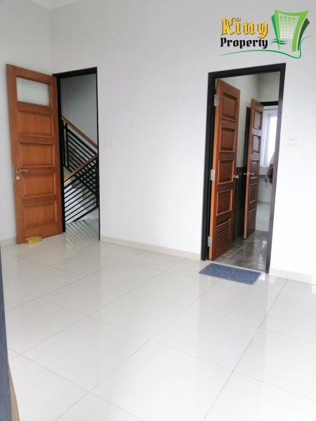 Jakarta Barat Good Deal! Meruya Residence Rumah Mewah 3 Lantai Feng Shui, Sirkulasi Udara dan penerangan Bagus Bebas Banjir Lokasi Dekat Tol Lingkar Luar Jakarta. 7 6