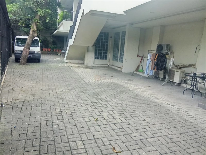 Jakarta Selatan Disewakan Ruang Usaha Premium Radio Kebayoran Baru – Dekat Blok M & MRT 6 6