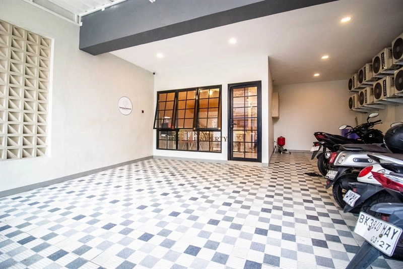 Jakarta Barat Fully Furnish Rumah Kost Super Lengkap di Tomang Citrine Residence SHM 6 6_parkiran_yg_lega