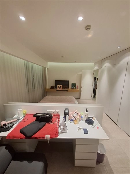 Jakarta Barat Stylish & Spacious 2BR Jadi 1BR Scandinavian dengan Interior Elegan di Gallery West Residences  7 7