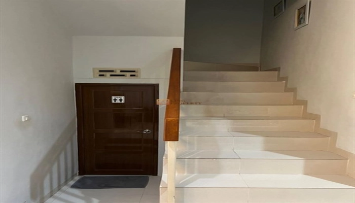 Bodetabek Lokasi Strategis, Rumah Green Bintaro Indah 2 Lantai Furnish SHM 8 7