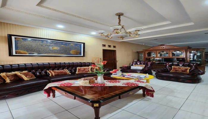 Jakarta Selatan Luxury Living! Rumah 535m² di Kemang Timur – Interior Klasik SHM 8 7