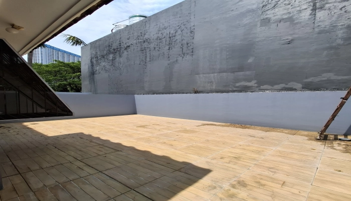 Jakarta Barat Dijual Rumah Hoek 2 Lt Selesai Renov 9x16 puri mansion Jakarta Barat 12 7