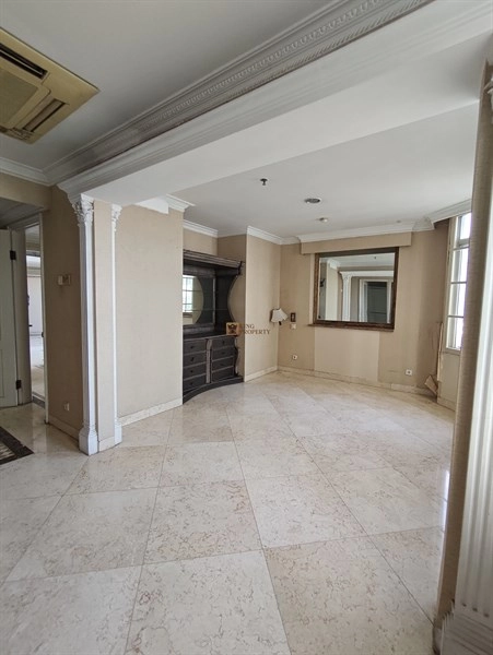 Jakarta Barat Elegant Classic 2BR Apartment Slipi 118m² – Prime Location Near Sudirman, Senayan & Central Park 8 8