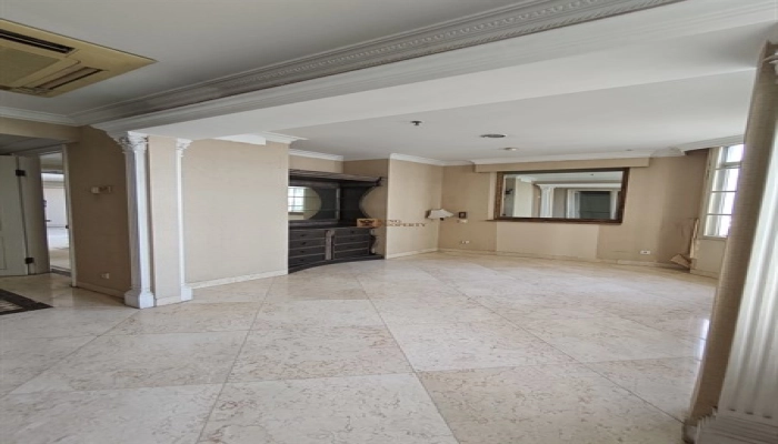 Jakarta Barat Elegant Classic 2BR Apartment Slipi 118m² – Prime Location Near Sudirman, Senayan & Central Park 8 8