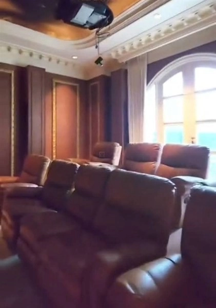 Jakarta Selatan Dijual Cepat Rumah Pondok Indah Golf Jakarta Selatan — Modern Contemporary Tropical Luxury, Dekat Pondok Indah Mall, JIS & RSPI    8 8