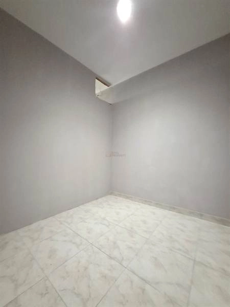 Jakarta Barat Disewakan ruko 3 lantai Jelambar – dekat Central Park Mall & kampus besar, lokasi strategis! 8 8