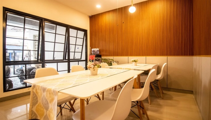 Jakarta Barat Rumah Kost Premium di Tomang Diamond Residence Fully Furnished SHM 8 8_ada_3_area_bersama_di_kos_ini_pertama_adalah_ruang_tamu_ini