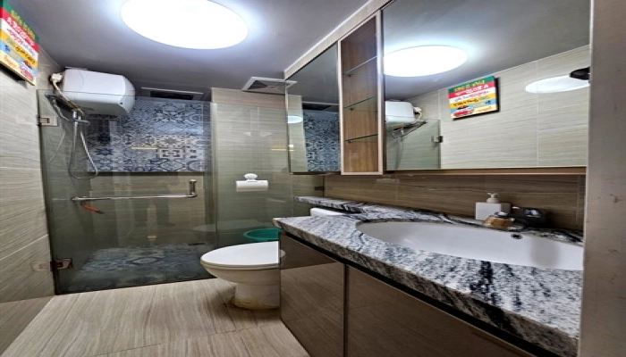 Royal Mediterania Disewakan 2BR Mediterania Garden 2 – Terdekat Central Park, Desain Modern Contemporary Minimalist, Siap Huni 9 9