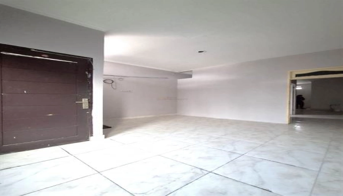 Jakarta Barat Disewakan ruko 3 lantai Jelambar – dekat Central Park Mall & kampus besar, lokasi strategis! 9 9