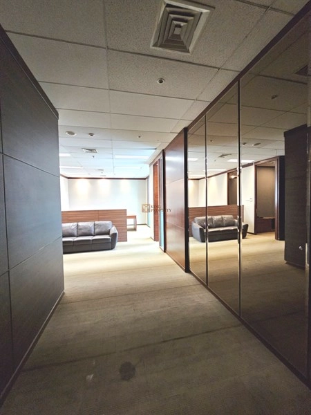 Jakarta Selatan Lokasi Emas, Dijual Office Space Equity Tower SCBD Interior 221m2 10 9