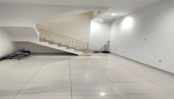 Jakarta Barat Ruko Siap Usaha di Taman Aries Meruya  2,5 Lantai + Rooftop Area Puri Indah<br> 9 9