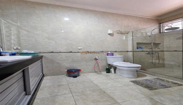 Jakarta Barat Dekat Tol Kebon Jeruk, Dijual Rumah Tosiga Strategis di Duri Kepa SHM 10 9