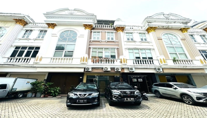 Jakarta Selatan Minimalis Classic, Dijual Ruko Crown Palace Lokasi Strategis 238m2  1 cover