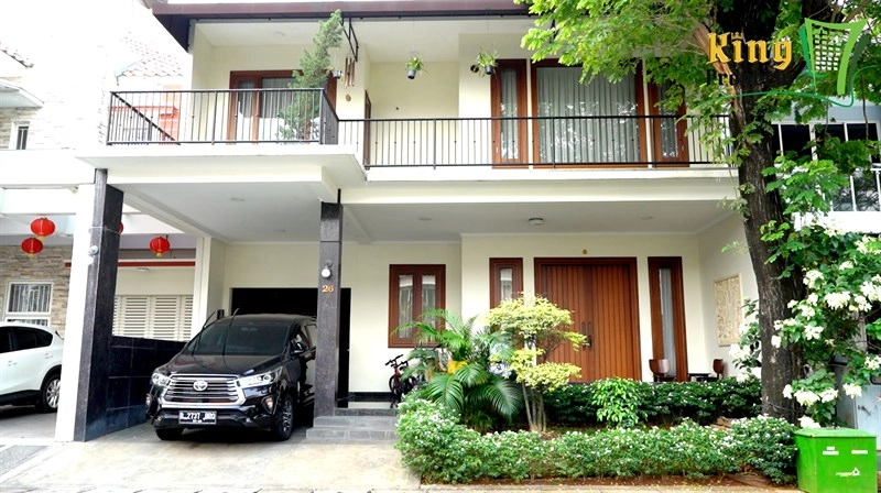 Jakarta Barat Hot Deal Langka! Rumah Homey Furnish Puri Mansion 10x20m lokasi Boulevard 1 dsv03075
