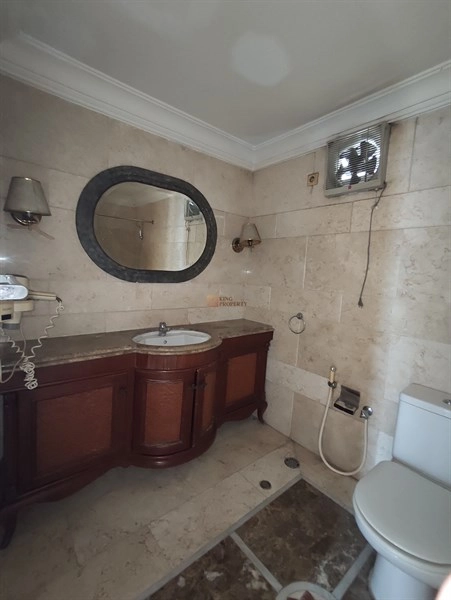 Jakarta Barat Elegant Classic 2BR Apartment Slipi 118m² – Prime Location Near Sudirman, Senayan & Central Park 28 img_20260402_142109