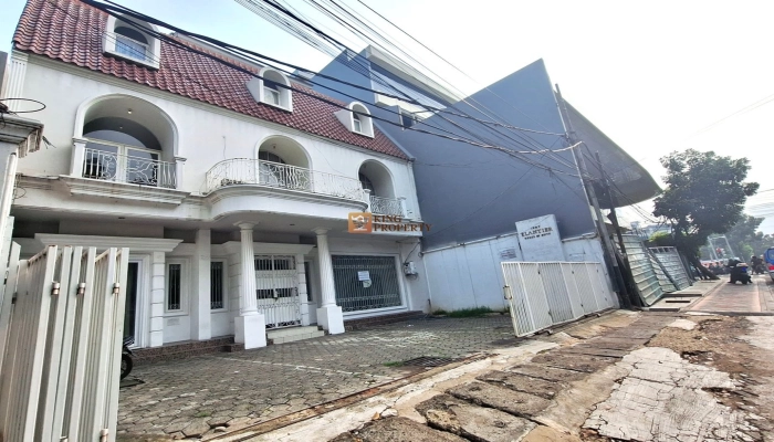 Jakarta Selatan Rumah Old Money Classic Pinggir Jalan Strategis Bangunan Luas Bisa Untuk Usaha 1 photo_2025_06_19_16_03_21