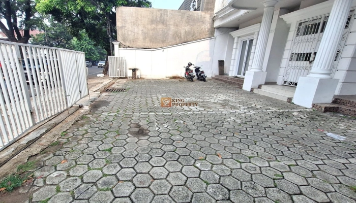 Jakarta Selatan Rumah Old Money Classic Pinggir Jalan Strategis Bangunan Luas Bisa Untuk Usaha 2 photo_2025_06_19_16_03_21_1