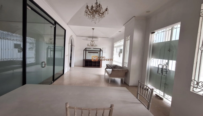 Jakarta Selatan Rumah Old Money Classic Pinggir Jalan Strategis Bangunan Luas Bisa Untuk Usaha 5 photo_2025_06_19_16_03_22_2