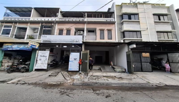 Jakarta Barat Disewakan ruko 3 lantai Jelambar – dekat Central Park Mall & kampus besar, lokasi strategis! 45 tinywow_edit_3_89498173