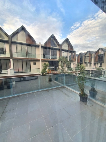 Jakarta Utara Rumah Keren Bikin Naksir! Terrace House Concept Osaka Residence PIK2 3 Lantai 3BR+1BR 6x10 1 whatsapp_image_2025_11_14_at_14_48_021