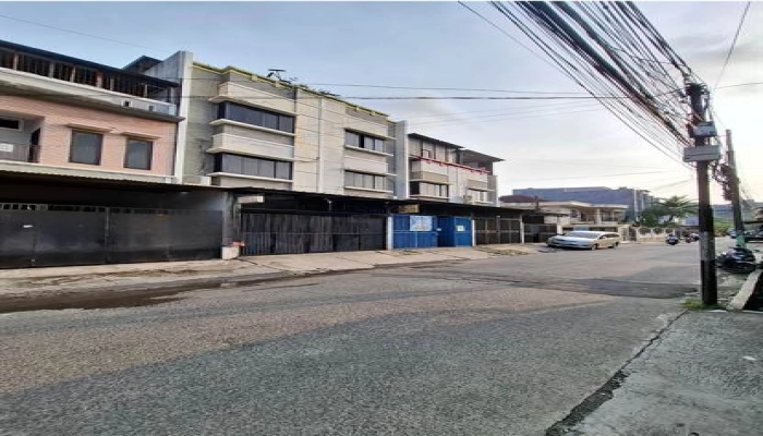 Jakarta Barat Disewakan ruko 3 lantai Jelambar – dekat Central Park Mall & kampus besar, lokasi strategis! 47 white_and_brown_aesthetic_portfolio_cover_a4_document_portrait_1